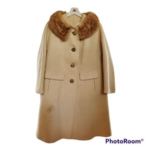 Hockanum Vintage 1950's Coat Camel Mink collar , front pockets